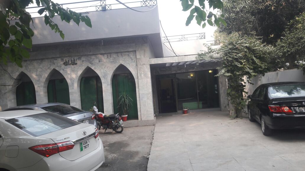 tp6939Parking Executive Lodges Lahore.jpg